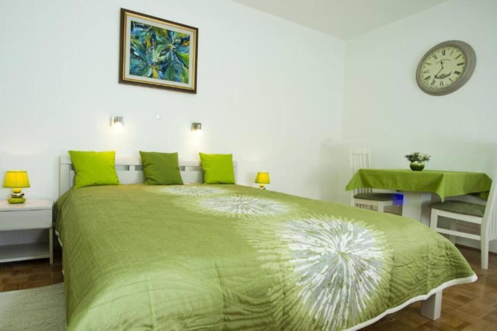 Green Place Apartment สปลิท ภายนอก รูปภาพ